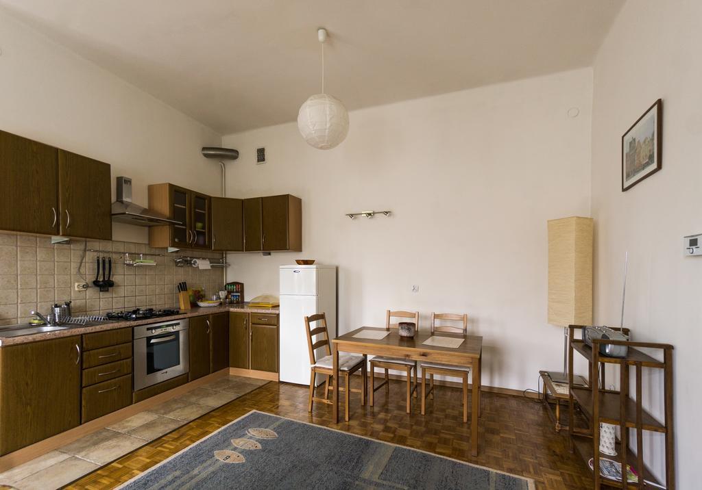โอลด์ทาวน์ เรสซิเดนซ์ Apartment คราคูฟ ภายนอก รูปภาพ