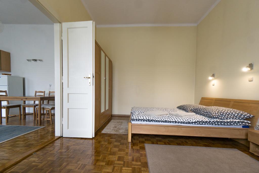 โอลด์ทาวน์ เรสซิเดนซ์ Apartment คราคูฟ ภายนอก รูปภาพ